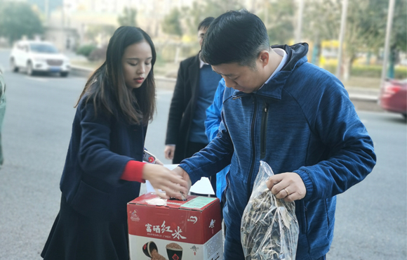 ��ΪȺ�ڰ�ʵ��|��չ���İ�� ������������ �����������