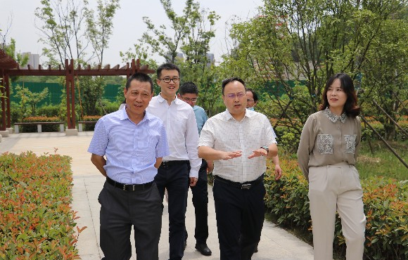 �л�ˮ���³�����һ�����������������������չ���н���