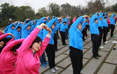 ���������ֳɾ��С����ֹ���������������ɽ���С��˶�