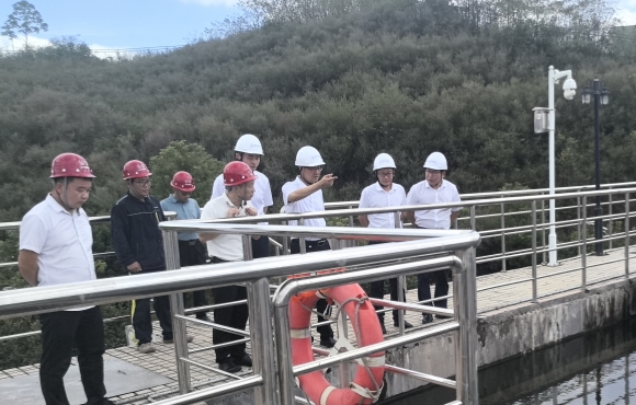 ������һ�и���������˾����